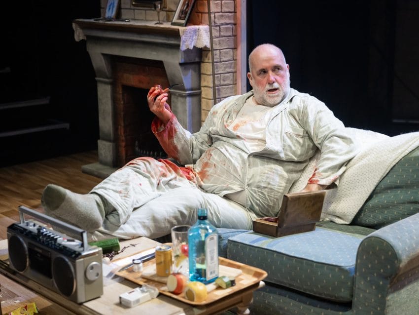 Stephen Kennedy (c) Ikin Yum