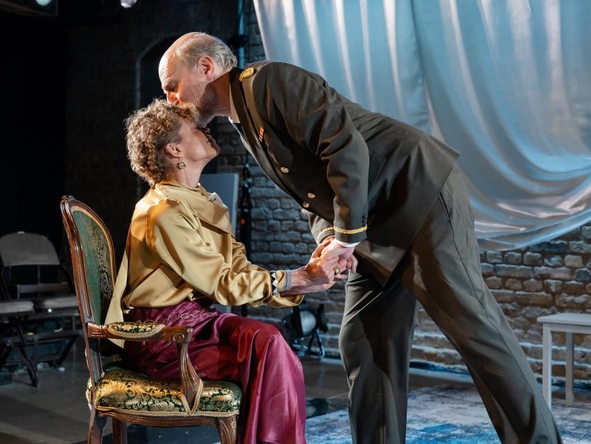 Indra Ové and Simon Kunz (c) Ikin Yum