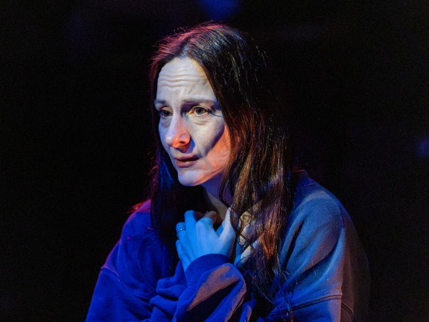 Jade Williams in Three Mates (c) Tristram Kenton