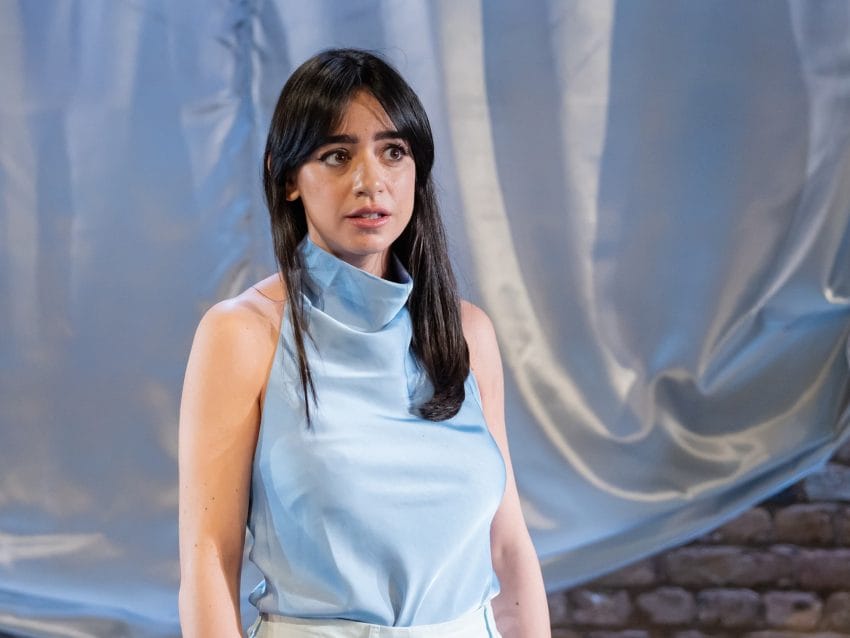 Mithra Malek (c) Ikin Yum