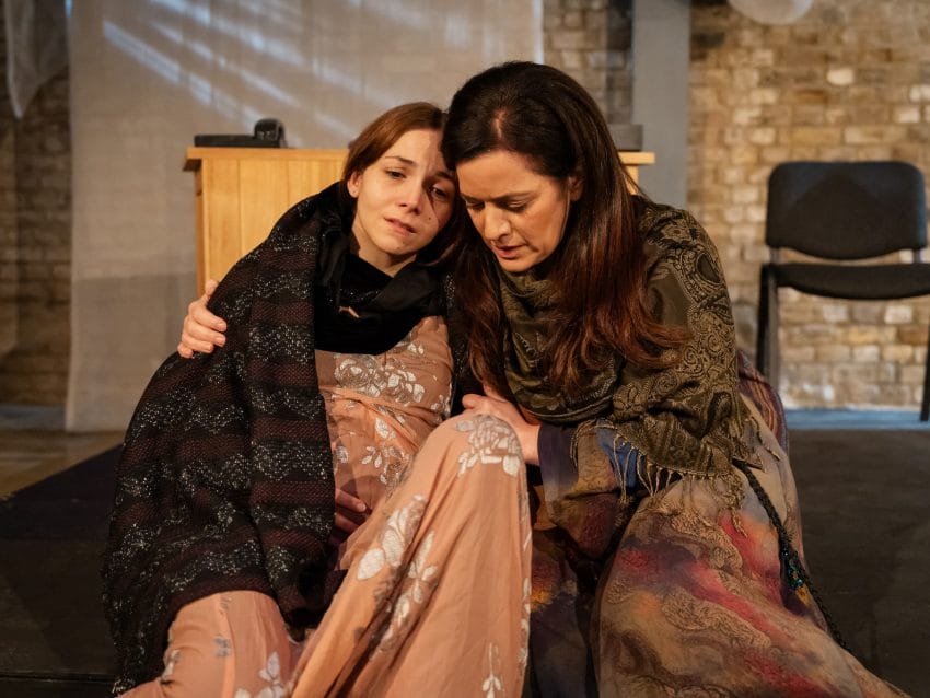 Eugenie Bouda, Lisa Zahra (c) Ikin Yum