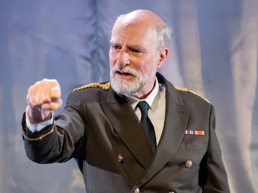 Simon Kunz (c) Ikin Yum